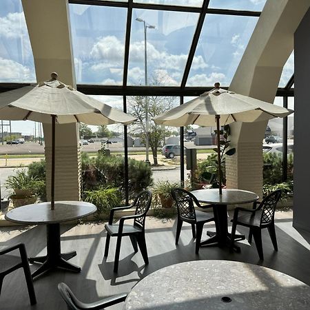 Sycamore Suites Elyria Exterior photo